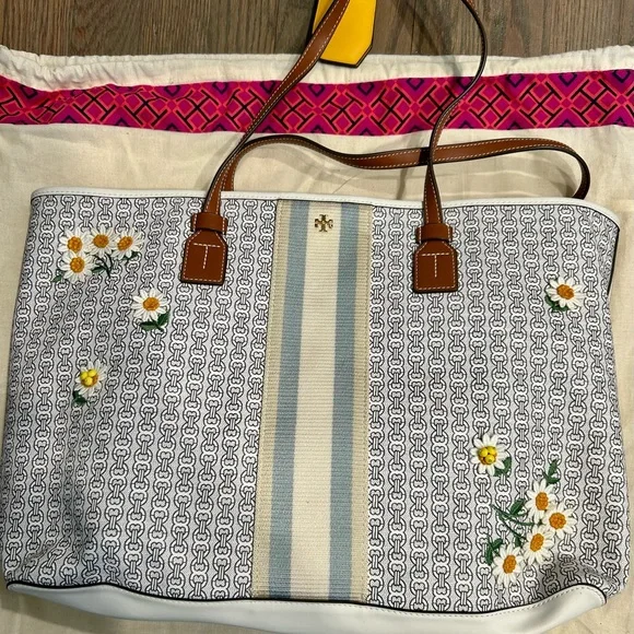 NWOT Tory Burch Daisy Chain Embroidered Tote Bag - Picture 1 of 9